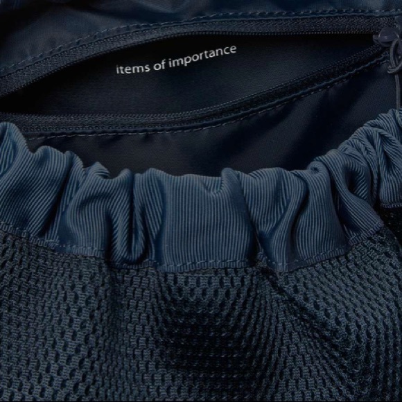 Lululemon Go Lightly Cinch Bag in Jaded Navy Blue - Picture 3 of 7